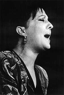 Carmen Linares