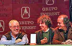 Paco Manzano met Verdú en Gamboa