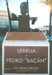 Stanbeeld Pedro Bacán